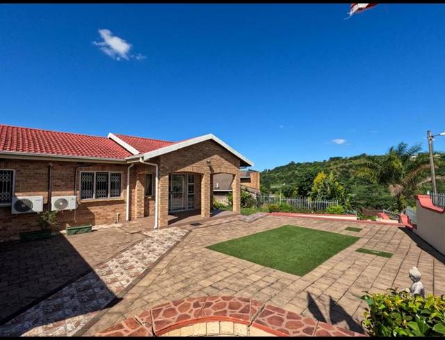 5 BEDROOM HOUSE FOR SALE IN SHALLCROSS